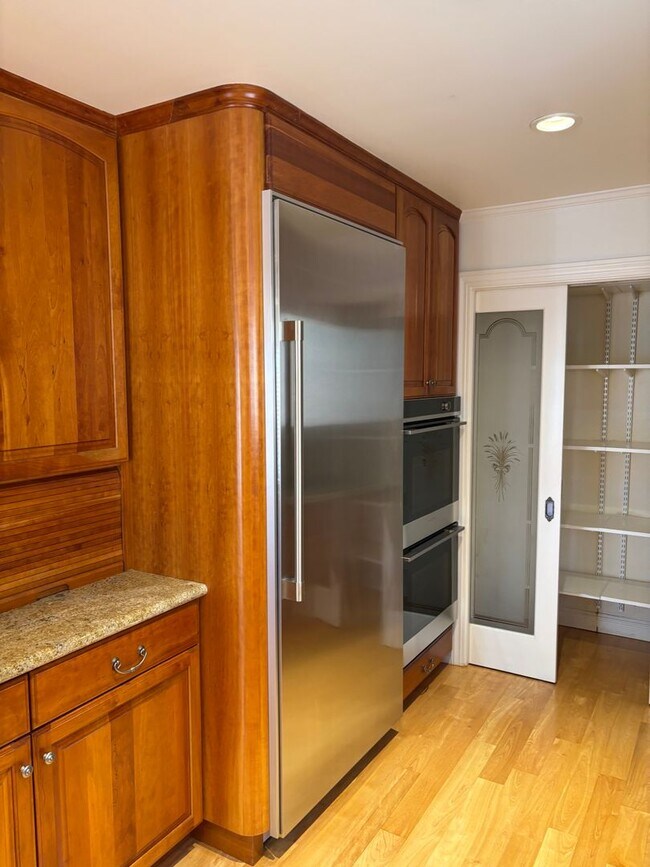 444 Richmond Dr in Millbrae, CA - Building Photo - Building Photo