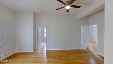 420 Delaware Ave in Albany, NY - Foto de edificio - Building Photo