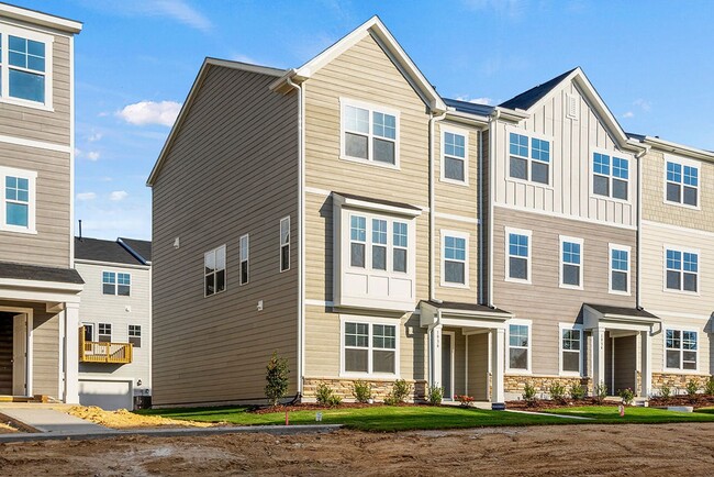 1706 Burgundy Pk Dr in Apex, NC - Foto de edificio - Building Photo