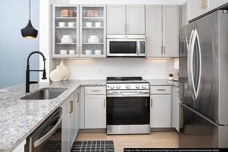 5050 Capitol Ave, Unit 354 in Dallas, TX - Foto de edificio - Building Photo