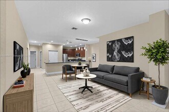 1048 SW 147th Ave in Pembroke Pines, FL - Building Photo - Building Photo