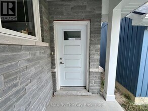 3148 Mosley St in Wasaga Beach, ON - Building Photo - Building Photo