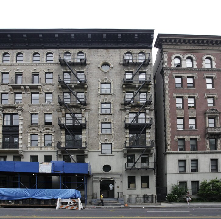 480-481 W Central Park in New York, NY - Building Photo