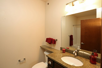 Bedford Crossing in Madison, WI - Building Photo - Interior Photo