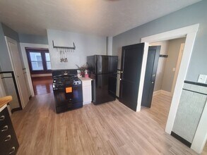 107 Thomas Burgin Pkwy, Unit 107 in Quincy, MA - Foto de edificio - Building Photo