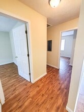 215 W College St in Bolivar, MO - Building Photo - Building Photo