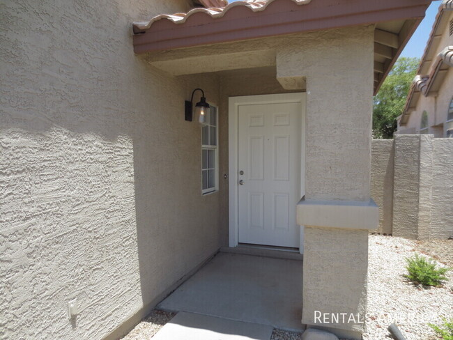 895 S Camellia Dr in Chandler, AZ - Building Photo - Building Photo