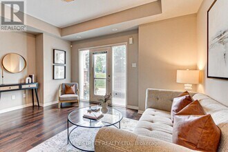 15949 Bayview Ave in Aurora, ON - Building Photo - Building Photo