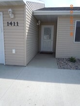 1411 35th Ave SE in Minot, ND - Building Photo - Building Photo