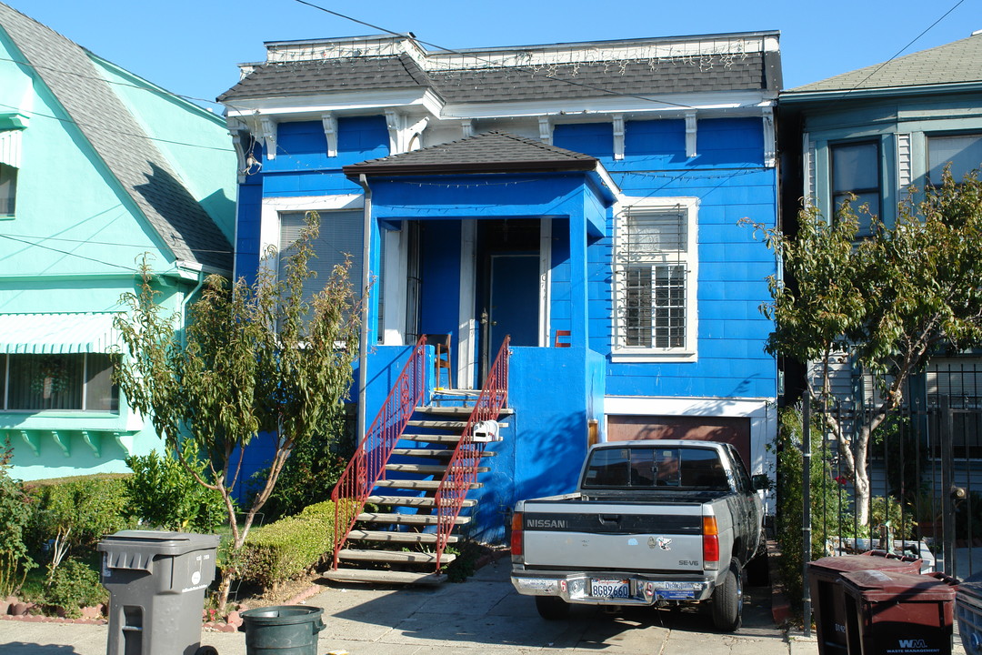 710 37th St in Oakland, CA - Building Photo