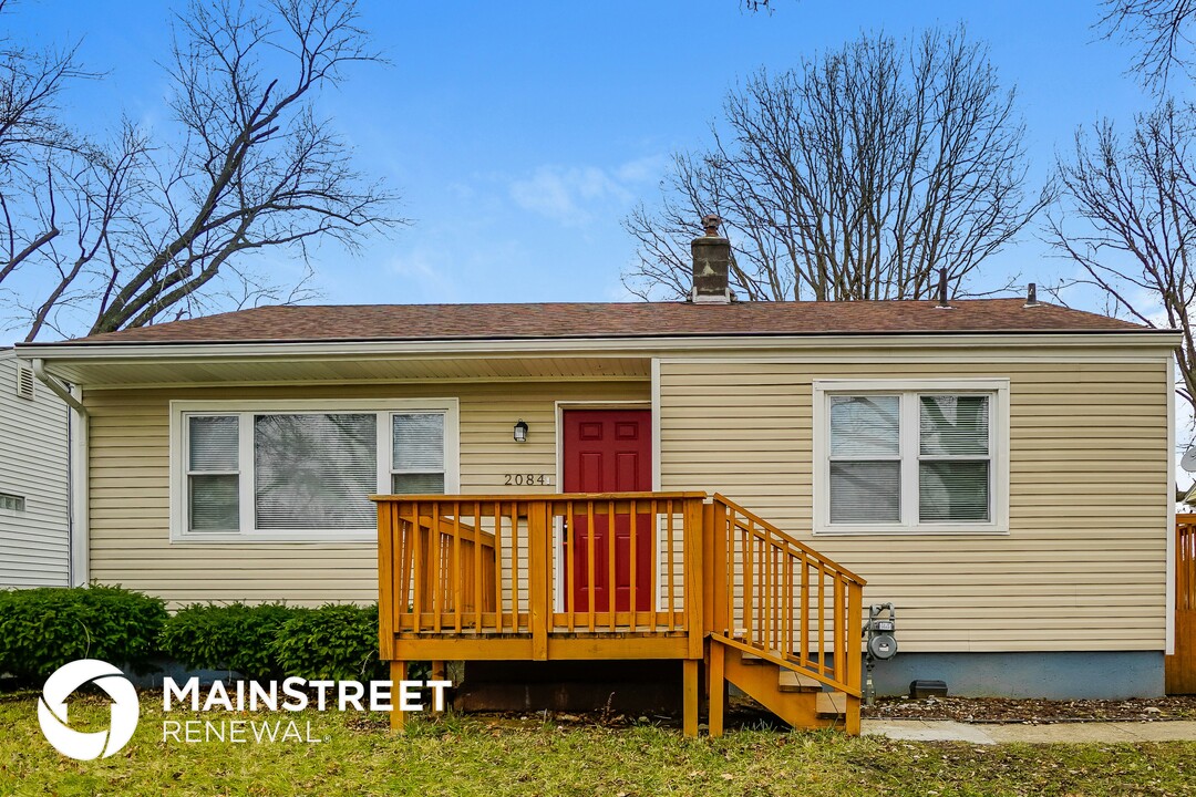 2084 Belcher Dr in Columbus, OH - Building Photo