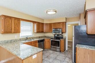 3735 Crickwood Dr in Indianapolis, IN - Building Photo - Building Photo