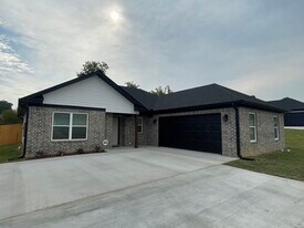 1048 Heritage Way in Bryant, AR - Building Photo