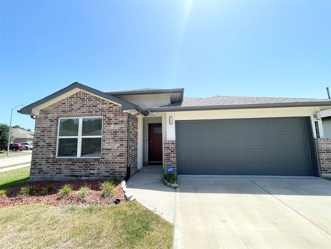 property at 1830 Plantation Pl