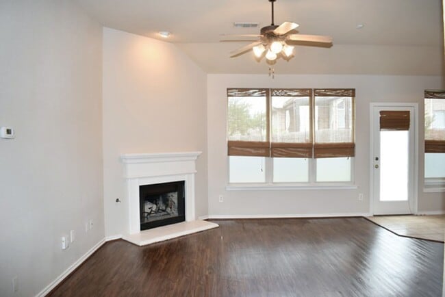 8617 Corral Cir in Fort Worth, TX - Building Photo - Building Photo
