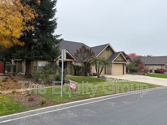 5503 W Sweet Dr in Visalia, CA - Building Photo - Building Photo