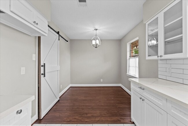 718 E Lambuth Ln in Deer Park, TX - Building Photo - Building Photo