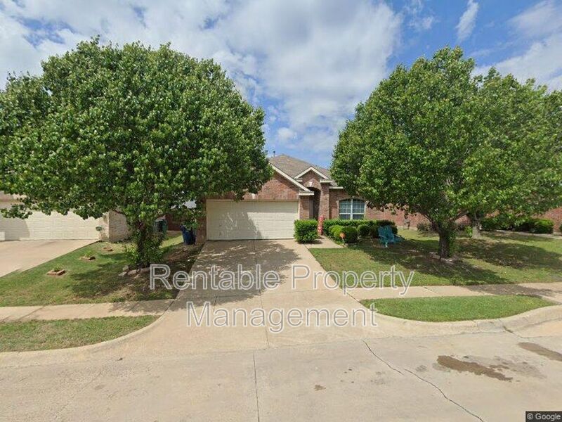 6709 Red Rock Trail in Watauga, TX - Building Photo