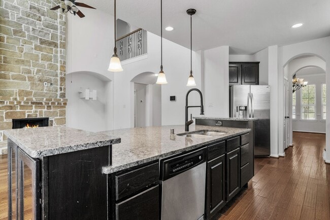 8102 Little Scarlet St