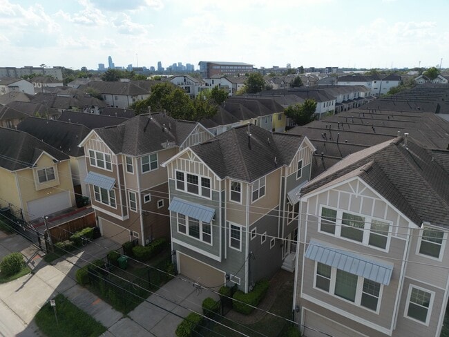 property at 2511 Sherwin St