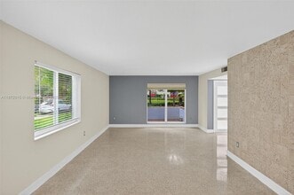 537 Menendez Ave, Unit 537 in Coral Gables, FL - Building Photo - Building Photo