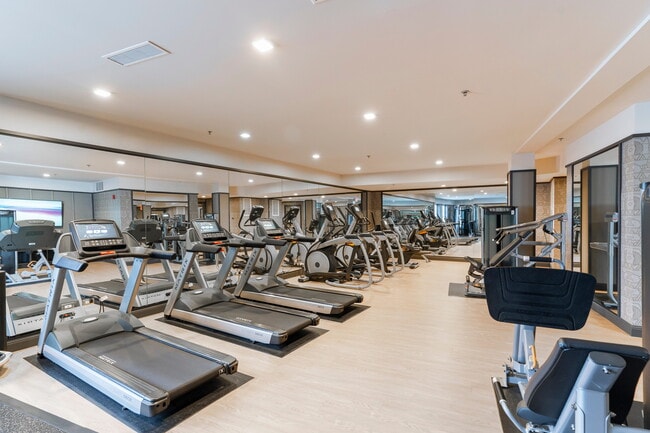 The Residence at the Glen Town Center in Glenview, IL - Building Photo - Building Photo