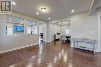 62 Romanelli Cres in Bradford West Gwillimbury, ON - Building Photo - Building Photo