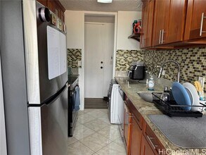 2085 Ala Wai Blvd in Honolulu, HI - Building Photo - Building Photo