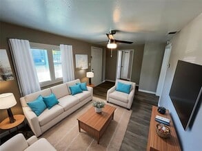 2345 Little Pocket Rd in Dallas, TX - Building Photo - Building Photo