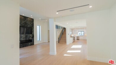 10520 Ashton Ave in Los Angeles, CA - Building Photo - Building Photo