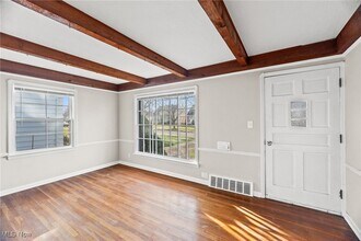 65 Leyton Rd in Bedford, OH - Building Photo - Building Photo