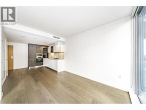 6000 McKay Ave in Burnaby, BC - Building Photo - Building Photo