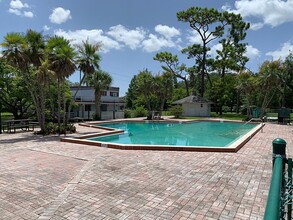 5993 Village Cir S in Orlando, FL - Building Photo - Building Photo
