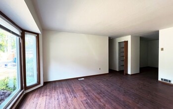5515 148th Pl SW in Edmonds, WA - Building Photo - Building Photo
