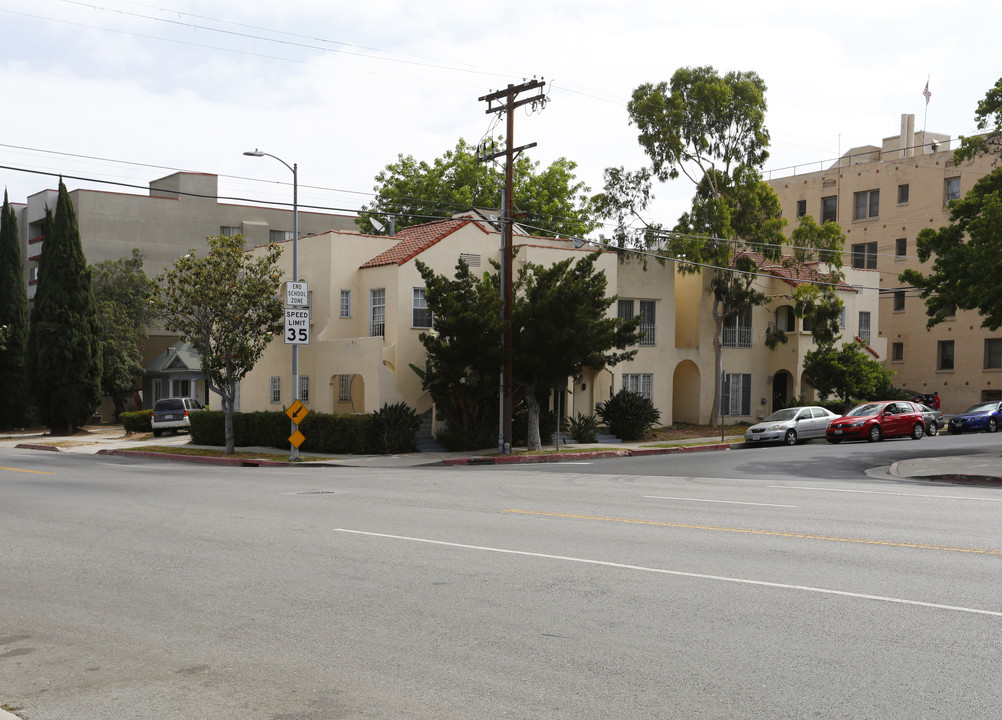 938 S Wilton Pl in Los Angeles, CA - Building Photo