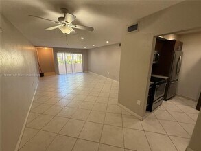 9450 SW 77th Ave in Miami, FL - Building Photo - Building Photo