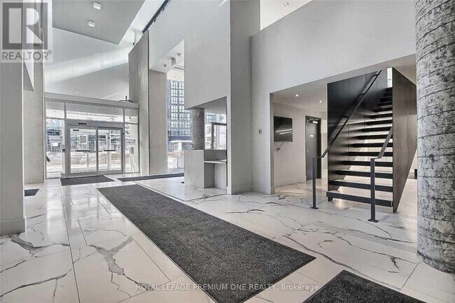 2916 Hwy 7 in Vaughan, ON - Building Photo - Building Photo