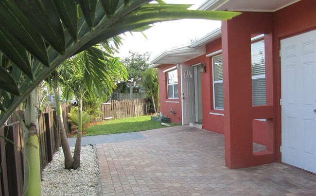 3101 Johnson St in Hollywood, FL - Foto de edificio - Building Photo