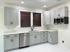 1151 Tanglewood St in Memphis, TN - Foto de edificio - Building Photo