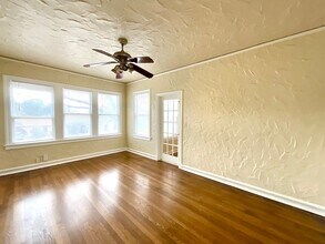 1645 W Mulberry Ave in San Antonio, TX - Building Photo - Building Photo