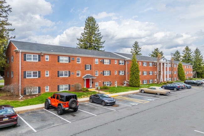 Society Hill at Lehigh Park in Allentown, PA - Foto de edificio - Building Photo