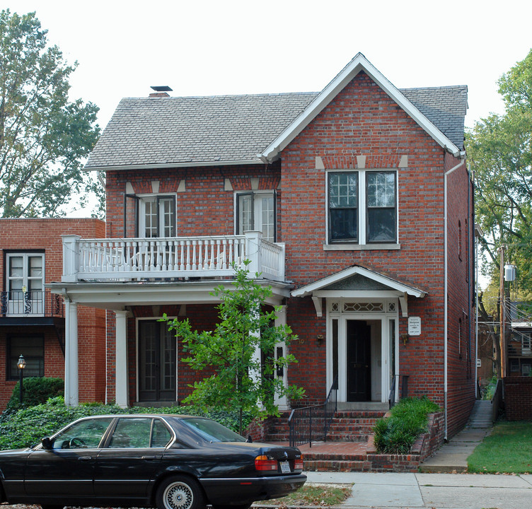 3021 Monument Ave in Richmond, VA - Building Photo