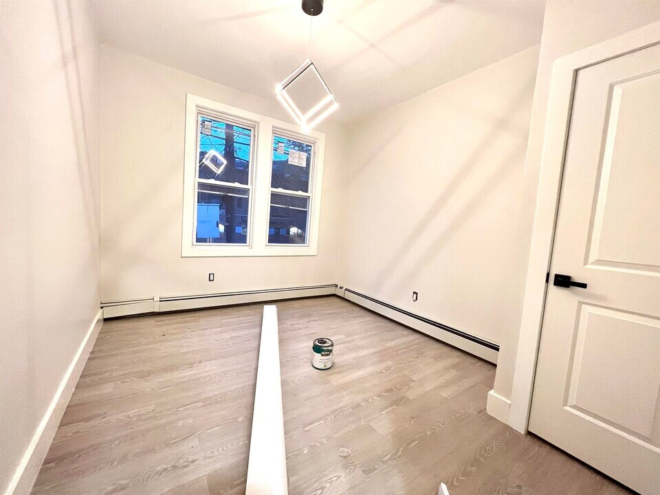 28 Dales Ave in Jersey City, NJ - Building Photo
