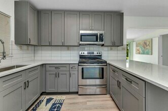 501 Palmetto Dr in Port Charlotte, FL - Building Photo - Building Photo