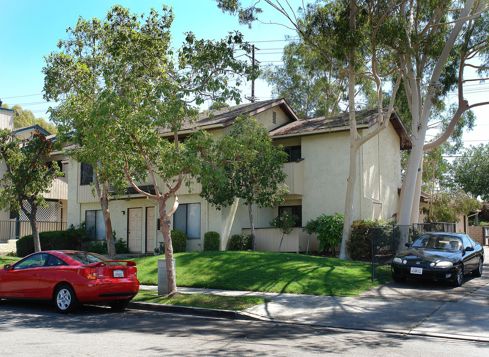 23192 Saguaro St in Lake Forest, CA - Building Photo