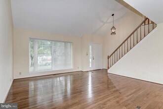 13249 Trebleclef Ln in Silver Spring, MD - Foto de edificio - Building Photo