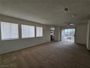 5340 Retablo Ave in Las Vegas, NV - Building Photo - Building Photo