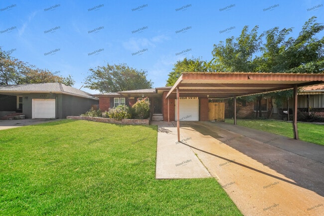 2928 NW 67th St