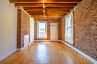 556-558-558 W 2nd Ave in Columbus, OH - Building Photo - Building Photo