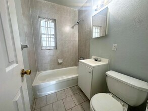 400 Opa-Locka Blvd in North Miami, FL - Building Photo - Building Photo